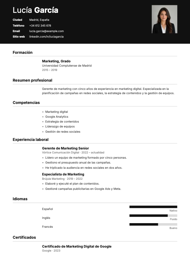 CV de ejemplo hecho con la plantilla Contraste