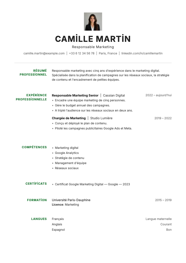 Exemple de CV réalisé avec le modèle Centre